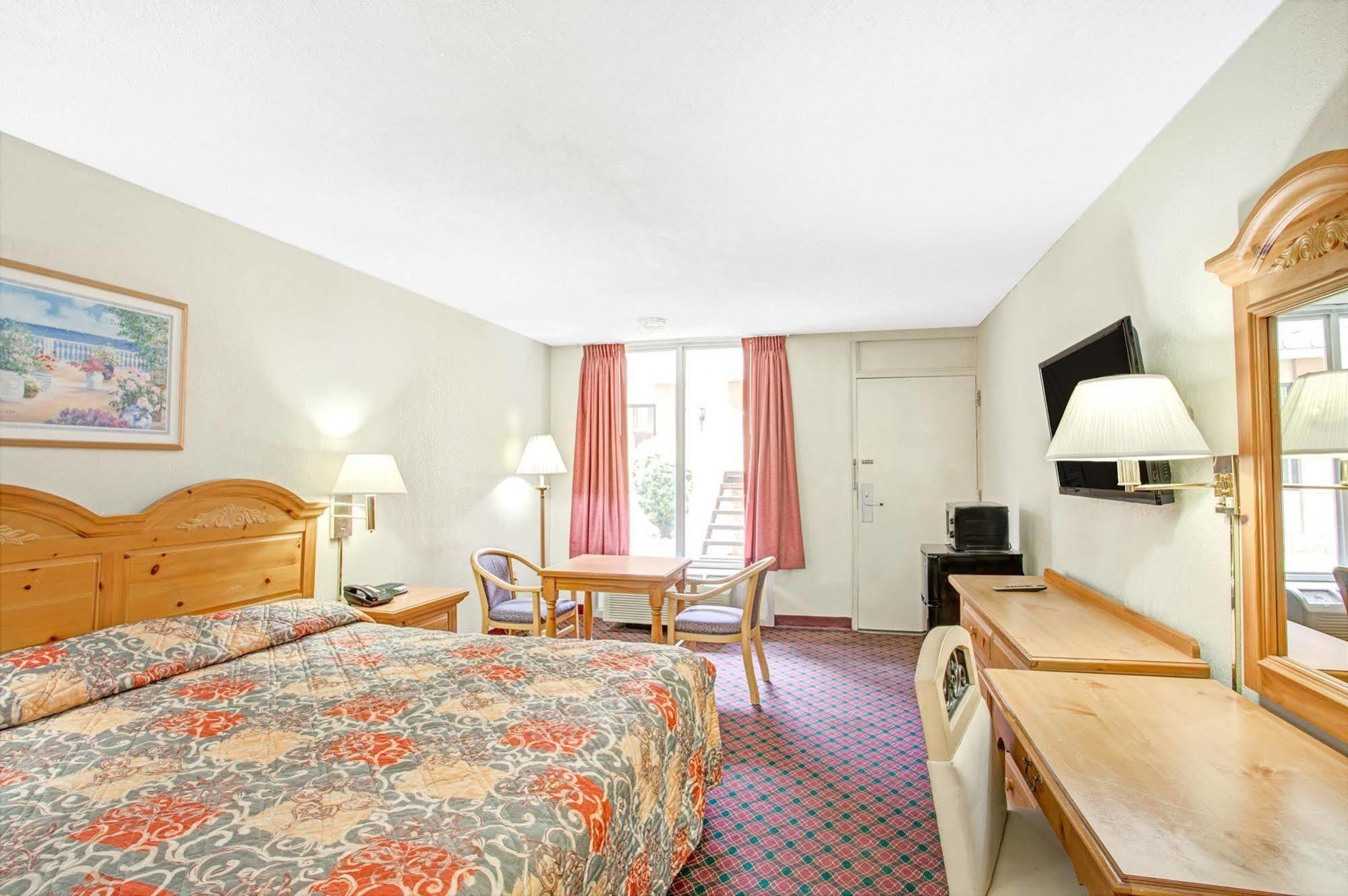 Knights Inn Memphis Airport Bagian luar foto